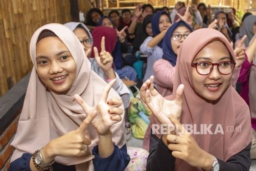 Sumbar Hanya Punya 8 Penerjemah Bahasa Isyarat
